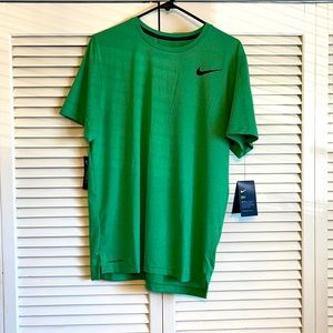 NIKE DRI FIT Mens size M